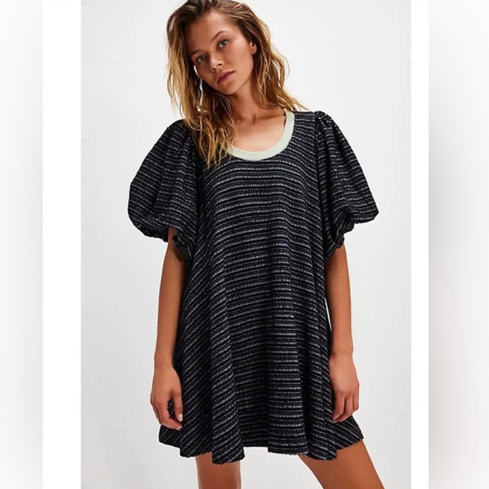 Free People Hudson Pullover. NWT. Black combo